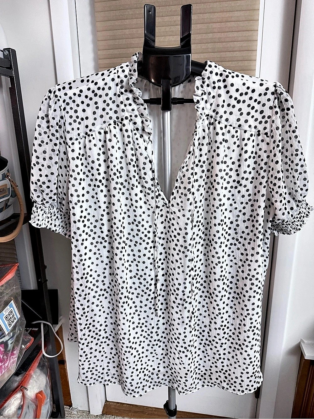 Autres Filles white polka dot tie-neck romantic blouse 1X puff sheet sleeves